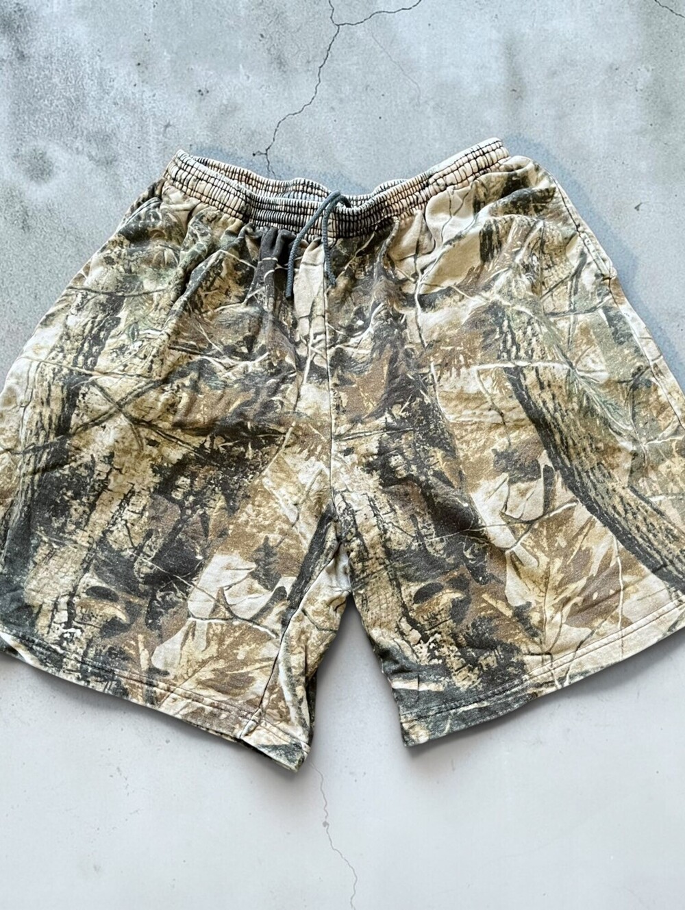Y2K Realtree Camoflauge Sweatshorts Size Large Granola Gorpcore Made in USA